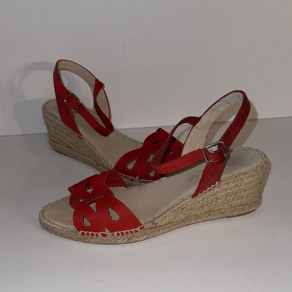 Eric Michael Red Espadrille Wedge Sandals  Sz 9